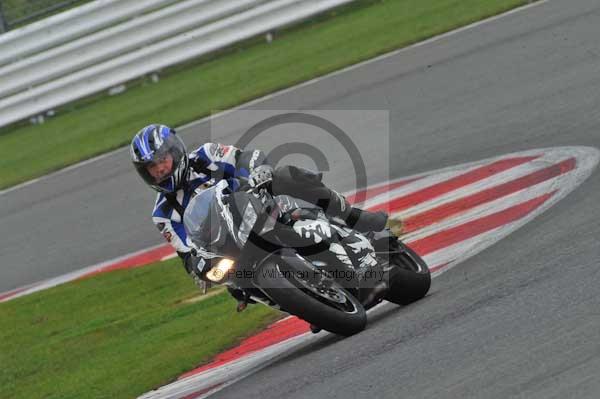 Motorcycle action photographs;Silverstone circuit;Silverstone photographs;Trackday digital images;event digital images;eventdigitalimages;no limits trackday;peter wileman photography;rockingham towcester northamptonshire;trackday;trackday photos