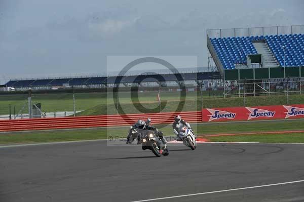 Motorcycle action photographs;Silverstone circuit;Silverstone photographs;Trackday digital images;event digital images;eventdigitalimages;no limits trackday;peter wileman photography;rockingham towcester northamptonshire;trackday;trackday photos