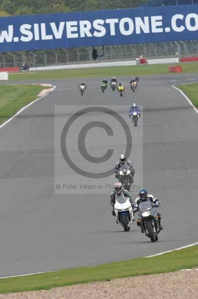 Motorcycle action photographs;Silverstone circuit;Silverstone photographs;Trackday digital images;event digital images;eventdigitalimages;no limits trackday;peter wileman photography;rockingham towcester northamptonshire;trackday;trackday photos