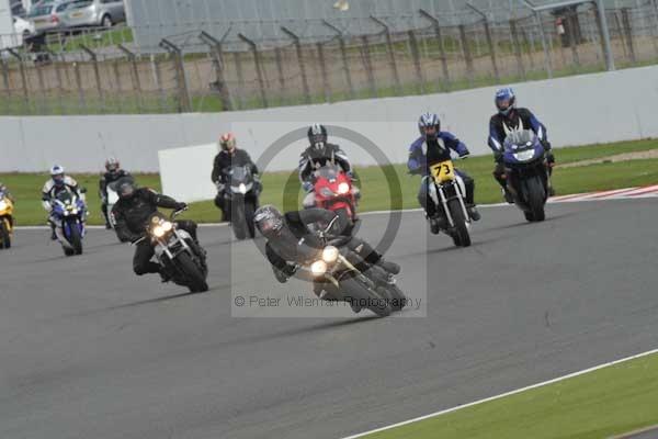 Motorcycle action photographs;Silverstone circuit;Silverstone photographs;Trackday digital images;event digital images;eventdigitalimages;no limits trackday;peter wileman photography;rockingham towcester northamptonshire;trackday;trackday photos