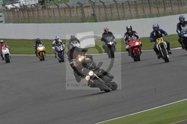 Motorcycle action photographs;Silverstone circuit;Silverstone photographs;Trackday digital images;event digital images;eventdigitalimages;no limits trackday;peter wileman photography;rockingham towcester northamptonshire;trackday;trackday photos