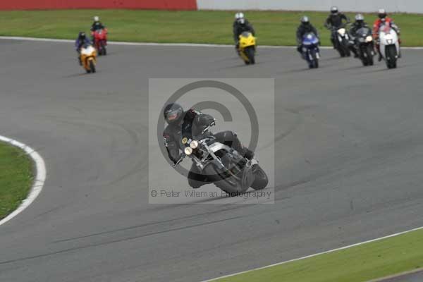 Motorcycle action photographs;Silverstone circuit;Silverstone photographs;Trackday digital images;event digital images;eventdigitalimages;no limits trackday;peter wileman photography;rockingham towcester northamptonshire;trackday;trackday photos