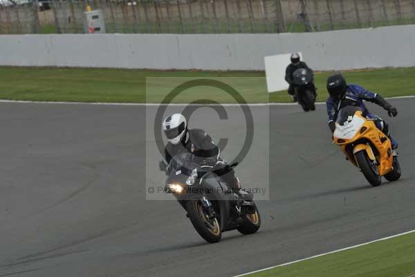 Motorcycle action photographs;Silverstone circuit;Silverstone photographs;Trackday digital images;event digital images;eventdigitalimages;no limits trackday;peter wileman photography;rockingham towcester northamptonshire;trackday;trackday photos