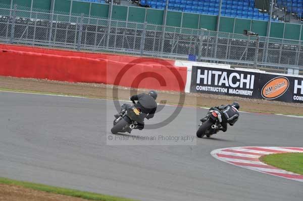 Motorcycle action photographs;Silverstone circuit;Silverstone photographs;Trackday digital images;event digital images;eventdigitalimages;no limits trackday;peter wileman photography;rockingham towcester northamptonshire;trackday;trackday photos