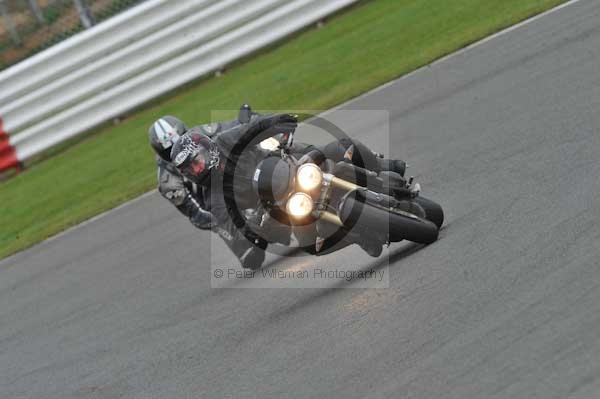 Motorcycle action photographs;Silverstone circuit;Silverstone photographs;Trackday digital images;event digital images;eventdigitalimages;no limits trackday;peter wileman photography;rockingham towcester northamptonshire;trackday;trackday photos