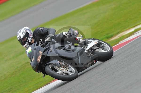 Motorcycle action photographs;Silverstone circuit;Silverstone photographs;Trackday digital images;event digital images;eventdigitalimages;no limits trackday;peter wileman photography;rockingham towcester northamptonshire;trackday;trackday photos