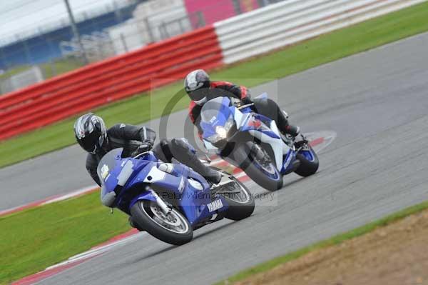 Motorcycle action photographs;Silverstone circuit;Silverstone photographs;Trackday digital images;event digital images;eventdigitalimages;no limits trackday;peter wileman photography;rockingham towcester northamptonshire;trackday;trackday photos