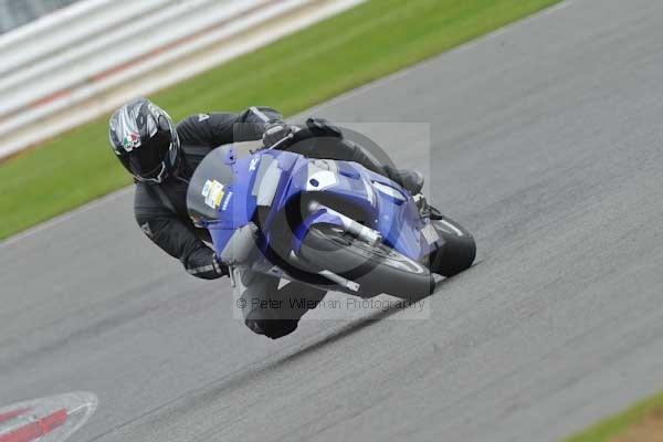 Motorcycle action photographs;Silverstone circuit;Silverstone photographs;Trackday digital images;event digital images;eventdigitalimages;no limits trackday;peter wileman photography;rockingham towcester northamptonshire;trackday;trackday photos