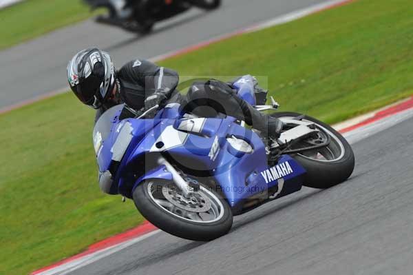 Motorcycle action photographs;Silverstone circuit;Silverstone photographs;Trackday digital images;event digital images;eventdigitalimages;no limits trackday;peter wileman photography;rockingham towcester northamptonshire;trackday;trackday photos