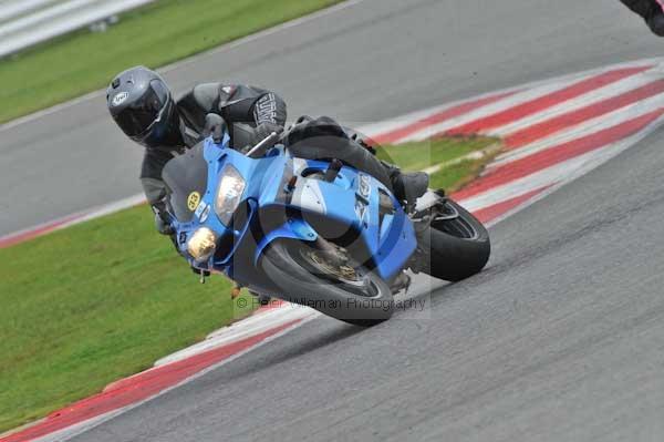 Motorcycle action photographs;Silverstone circuit;Silverstone photographs;Trackday digital images;event digital images;eventdigitalimages;no limits trackday;peter wileman photography;rockingham towcester northamptonshire;trackday;trackday photos