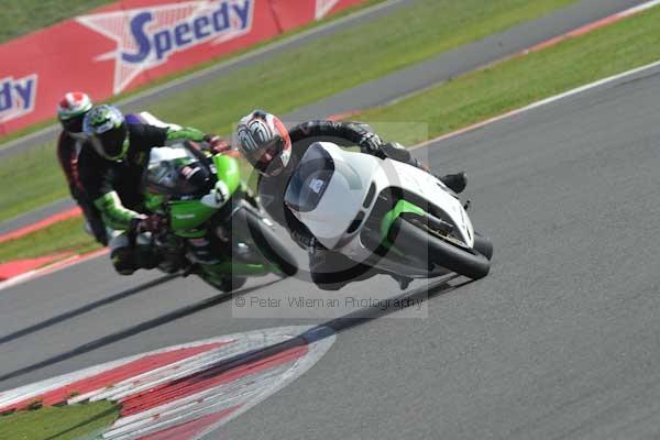 Motorcycle action photographs;Silverstone circuit;Silverstone photographs;Trackday digital images;event digital images;eventdigitalimages;no limits trackday;peter wileman photography;rockingham towcester northamptonshire;trackday;trackday photos