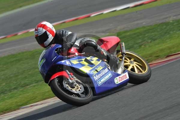 Motorcycle action photographs;Silverstone circuit;Silverstone photographs;Trackday digital images;event digital images;eventdigitalimages;no limits trackday;peter wileman photography;rockingham towcester northamptonshire;trackday;trackday photos