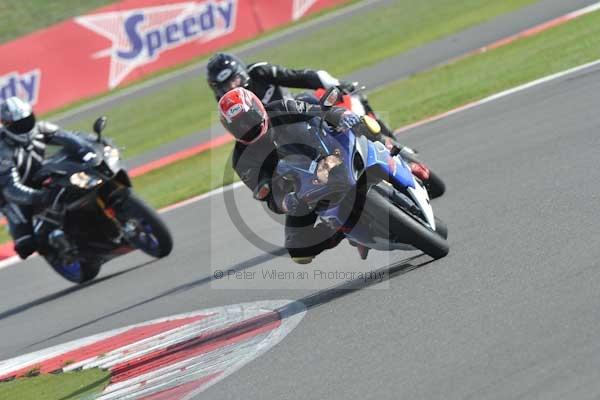 Motorcycle action photographs;Silverstone circuit;Silverstone photographs;Trackday digital images;event digital images;eventdigitalimages;no limits trackday;peter wileman photography;rockingham towcester northamptonshire;trackday;trackday photos