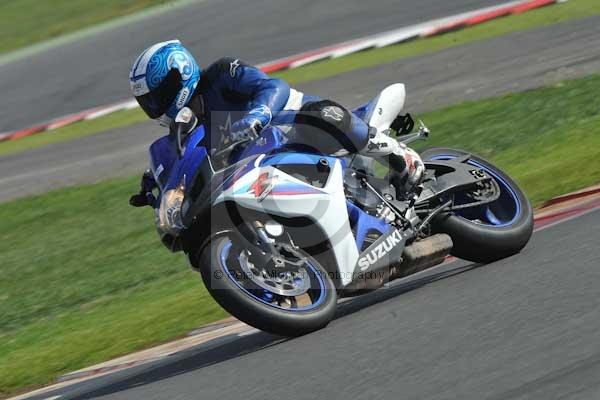 Motorcycle action photographs;Silverstone circuit;Silverstone photographs;Trackday digital images;event digital images;eventdigitalimages;no limits trackday;peter wileman photography;rockingham towcester northamptonshire;trackday;trackday photos