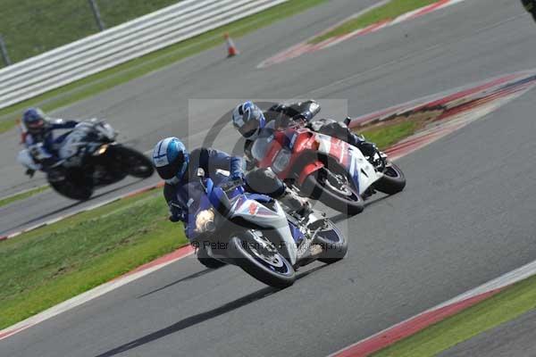 Motorcycle action photographs;Silverstone circuit;Silverstone photographs;Trackday digital images;event digital images;eventdigitalimages;no limits trackday;peter wileman photography;rockingham towcester northamptonshire;trackday;trackday photos