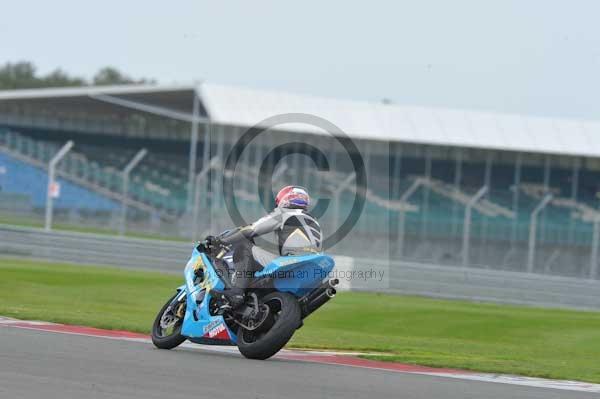 Motorcycle action photographs;Silverstone circuit;Silverstone photographs;Trackday digital images;event digital images;eventdigitalimages;no limits trackday;peter wileman photography;rockingham towcester northamptonshire;trackday;trackday photos