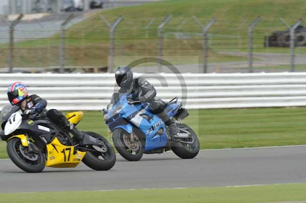 Motorcycle action photographs;Silverstone circuit;Silverstone photographs;Trackday digital images;event digital images;eventdigitalimages;no limits trackday;peter wileman photography;rockingham towcester northamptonshire;trackday;trackday photos