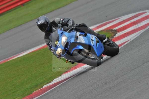 Motorcycle action photographs;Silverstone circuit;Silverstone photographs;Trackday digital images;event digital images;eventdigitalimages;no limits trackday;peter wileman photography;rockingham towcester northamptonshire;trackday;trackday photos