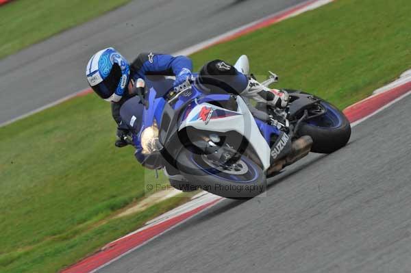 Motorcycle action photographs;Silverstone circuit;Silverstone photographs;Trackday digital images;event digital images;eventdigitalimages;no limits trackday;peter wileman photography;rockingham towcester northamptonshire;trackday;trackday photos