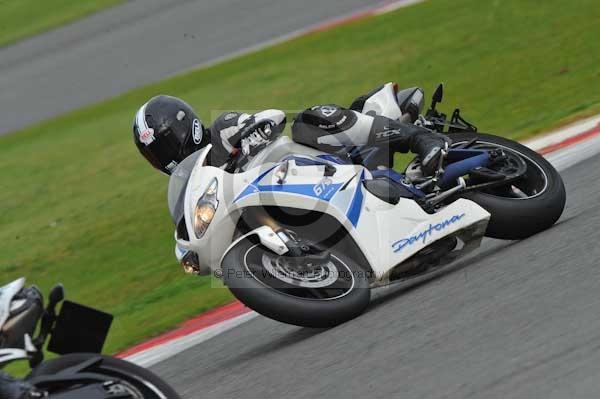 Motorcycle action photographs;Silverstone circuit;Silverstone photographs;Trackday digital images;event digital images;eventdigitalimages;no limits trackday;peter wileman photography;rockingham towcester northamptonshire;trackday;trackday photos