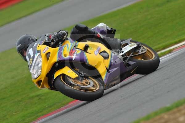 Motorcycle action photographs;Silverstone circuit;Silverstone photographs;Trackday digital images;event digital images;eventdigitalimages;no limits trackday;peter wileman photography;rockingham towcester northamptonshire;trackday;trackday photos