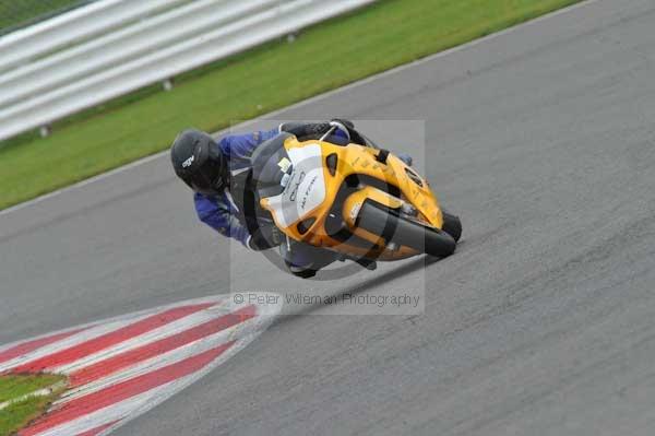 Motorcycle action photographs;Silverstone circuit;Silverstone photographs;Trackday digital images;event digital images;eventdigitalimages;no limits trackday;peter wileman photography;rockingham towcester northamptonshire;trackday;trackday photos
