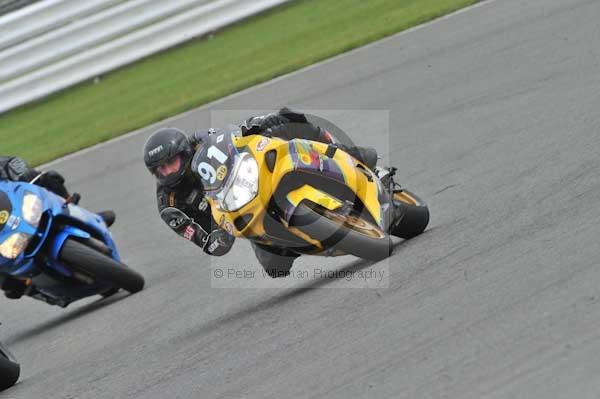 Motorcycle action photographs;Silverstone circuit;Silverstone photographs;Trackday digital images;event digital images;eventdigitalimages;no limits trackday;peter wileman photography;rockingham towcester northamptonshire;trackday;trackday photos