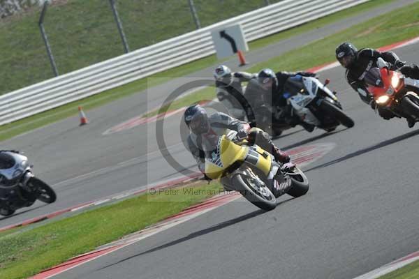 Motorcycle action photographs;Silverstone circuit;Silverstone photographs;Trackday digital images;event digital images;eventdigitalimages;no limits trackday;peter wileman photography;rockingham towcester northamptonshire;trackday;trackday photos