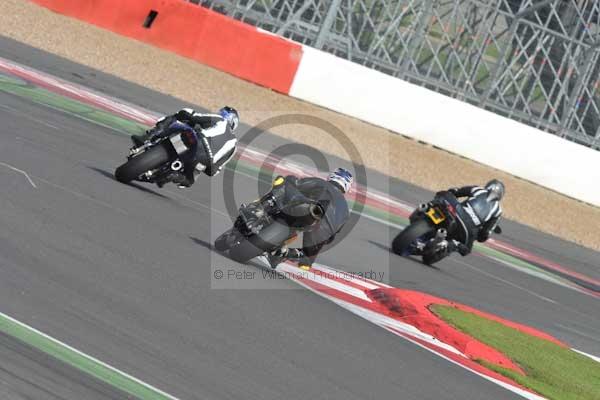 Motorcycle action photographs;Silverstone circuit;Silverstone photographs;Trackday digital images;event digital images;eventdigitalimages;no limits trackday;peter wileman photography;rockingham towcester northamptonshire;trackday;trackday photos