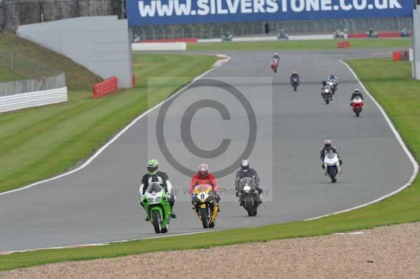 Motorcycle action photographs;Silverstone circuit;Silverstone photographs;Trackday digital images;event digital images;eventdigitalimages;no limits trackday;peter wileman photography;rockingham towcester northamptonshire;trackday;trackday photos