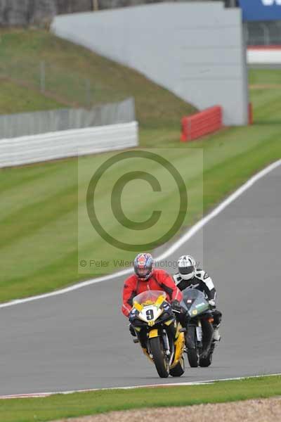 Motorcycle action photographs;Silverstone circuit;Silverstone photographs;Trackday digital images;event digital images;eventdigitalimages;no limits trackday;peter wileman photography;rockingham towcester northamptonshire;trackday;trackday photos