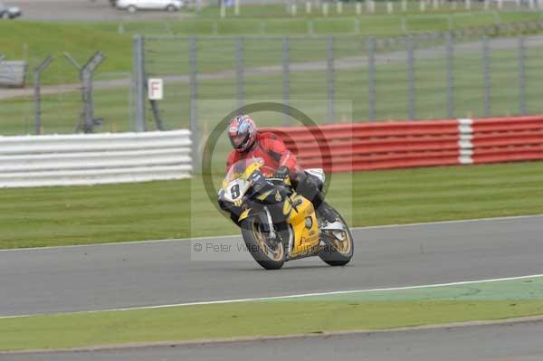 Motorcycle action photographs;Silverstone circuit;Silverstone photographs;Trackday digital images;event digital images;eventdigitalimages;no limits trackday;peter wileman photography;rockingham towcester northamptonshire;trackday;trackday photos