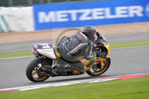 Motorcycle action photographs;Silverstone circuit;Silverstone photographs;Trackday digital images;event digital images;eventdigitalimages;no limits trackday;peter wileman photography;rockingham towcester northamptonshire;trackday;trackday photos