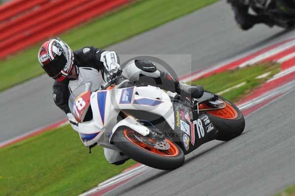 Motorcycle action photographs;Silverstone circuit;Silverstone photographs;Trackday digital images;event digital images;eventdigitalimages;no limits trackday;peter wileman photography;rockingham towcester northamptonshire;trackday;trackday photos