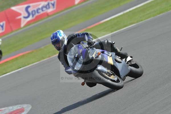 Motorcycle action photographs;Silverstone circuit;Silverstone photographs;Trackday digital images;event digital images;eventdigitalimages;no limits trackday;peter wileman photography;rockingham towcester northamptonshire;trackday;trackday photos