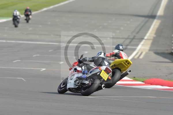 Motorcycle action photographs;Silverstone circuit;Silverstone photographs;Trackday digital images;event digital images;eventdigitalimages;no limits trackday;peter wileman photography;rockingham towcester northamptonshire;trackday;trackday photos