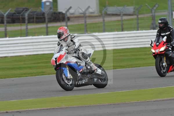 Motorcycle action photographs;Silverstone circuit;Silverstone photographs;Trackday digital images;event digital images;eventdigitalimages;no limits trackday;peter wileman photography;rockingham towcester northamptonshire;trackday;trackday photos