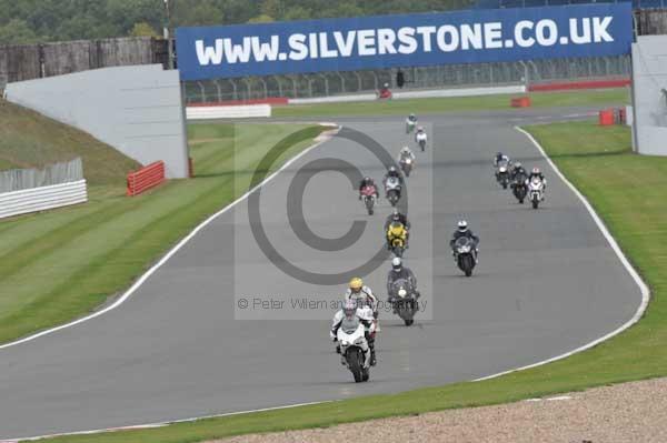 Motorcycle action photographs;Silverstone circuit;Silverstone photographs;Trackday digital images;event digital images;eventdigitalimages;no limits trackday;peter wileman photography;rockingham towcester northamptonshire;trackday;trackday photos