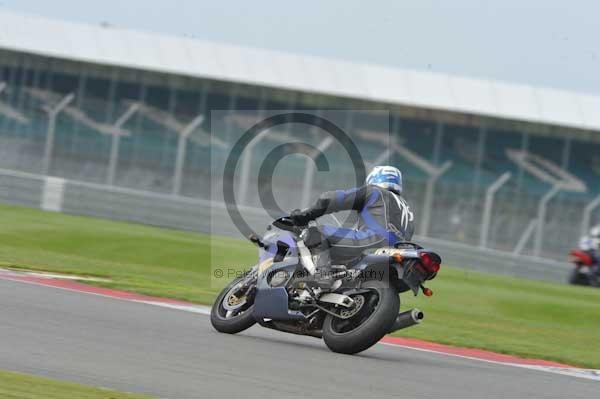 Motorcycle action photographs;Silverstone circuit;Silverstone photographs;Trackday digital images;event digital images;eventdigitalimages;no limits trackday;peter wileman photography;rockingham towcester northamptonshire;trackday;trackday photos