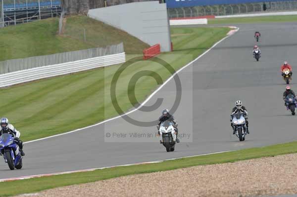 Motorcycle action photographs;Silverstone circuit;Silverstone photographs;Trackday digital images;event digital images;eventdigitalimages;no limits trackday;peter wileman photography;rockingham towcester northamptonshire;trackday;trackday photos
