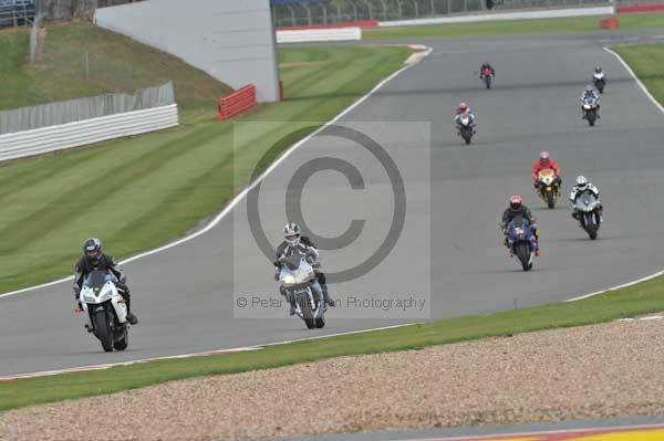 Motorcycle action photographs;Silverstone circuit;Silverstone photographs;Trackday digital images;event digital images;eventdigitalimages;no limits trackday;peter wileman photography;rockingham towcester northamptonshire;trackday;trackday photos