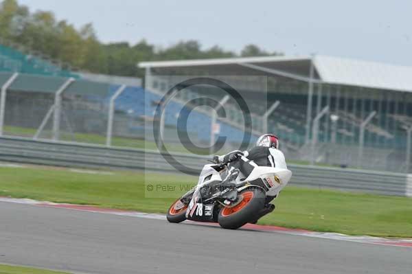 Motorcycle action photographs;Silverstone circuit;Silverstone photographs;Trackday digital images;event digital images;eventdigitalimages;no limits trackday;peter wileman photography;rockingham towcester northamptonshire;trackday;trackday photos