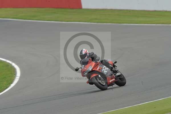 Motorcycle action photographs;Silverstone circuit;Silverstone photographs;Trackday digital images;event digital images;eventdigitalimages;no limits trackday;peter wileman photography;rockingham towcester northamptonshire;trackday;trackday photos