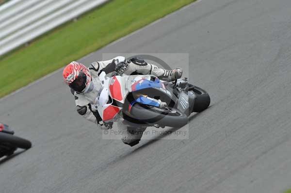 Motorcycle action photographs;Silverstone circuit;Silverstone photographs;Trackday digital images;event digital images;eventdigitalimages;no limits trackday;peter wileman photography;rockingham towcester northamptonshire;trackday;trackday photos