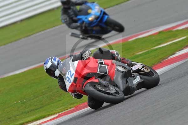 Motorcycle action photographs;Silverstone circuit;Silverstone photographs;Trackday digital images;event digital images;eventdigitalimages;no limits trackday;peter wileman photography;rockingham towcester northamptonshire;trackday;trackday photos