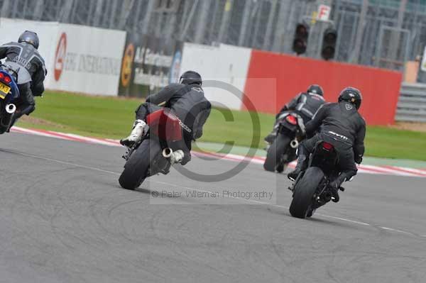 Motorcycle action photographs;Silverstone circuit;Silverstone photographs;Trackday digital images;event digital images;eventdigitalimages;no limits trackday;peter wileman photography;rockingham towcester northamptonshire;trackday;trackday photos