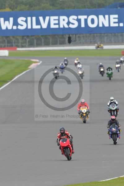 Motorcycle action photographs;Silverstone circuit;Silverstone photographs;Trackday digital images;event digital images;eventdigitalimages;no limits trackday;peter wileman photography;rockingham towcester northamptonshire;trackday;trackday photos