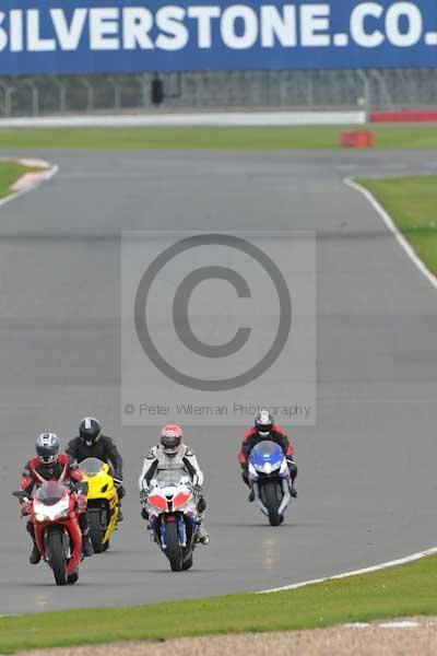 Motorcycle action photographs;Silverstone circuit;Silverstone photographs;Trackday digital images;event digital images;eventdigitalimages;no limits trackday;peter wileman photography;rockingham towcester northamptonshire;trackday;trackday photos