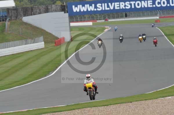 Motorcycle action photographs;Silverstone circuit;Silverstone photographs;Trackday digital images;event digital images;eventdigitalimages;no limits trackday;peter wileman photography;rockingham towcester northamptonshire;trackday;trackday photos