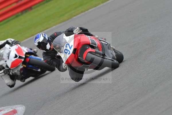 Motorcycle action photographs;Silverstone circuit;Silverstone photographs;Trackday digital images;event digital images;eventdigitalimages;no limits trackday;peter wileman photography;rockingham towcester northamptonshire;trackday;trackday photos